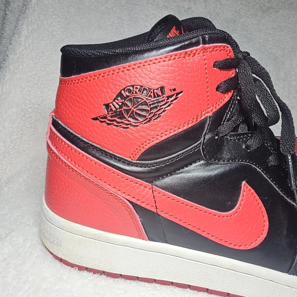Nike Air Jordan Men's Shoes Sneakers Black Varsity Red Size 11 - Picture 2 of 9